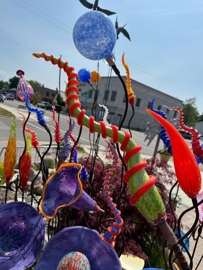 SQUIGGLE LARGE - GARDEN GLASS SCULPTURE