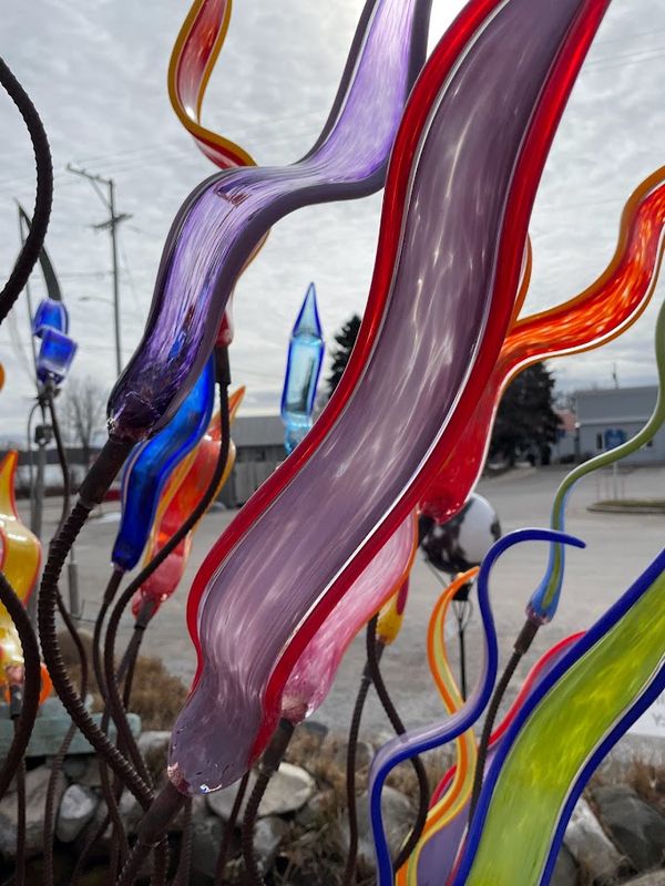 RIBBON (TWO COLOR) - GARDEN GLASS SCULPTURE