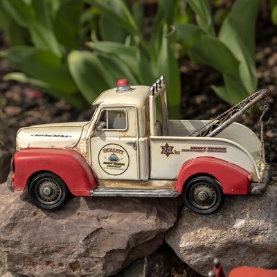 Vintage Iron Tow Truck in White/Red