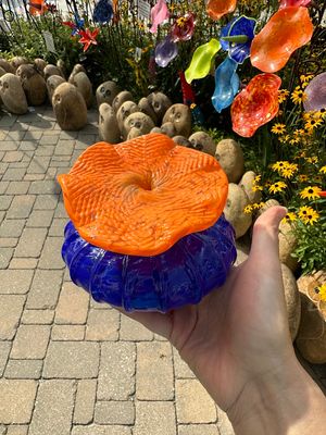POPPY FEEDER - GARDEN GLASS SCULPTURE