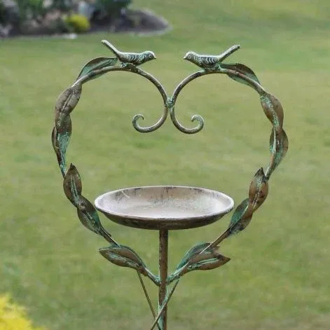 MC330 GARLAND FEEDER STAKE HEART