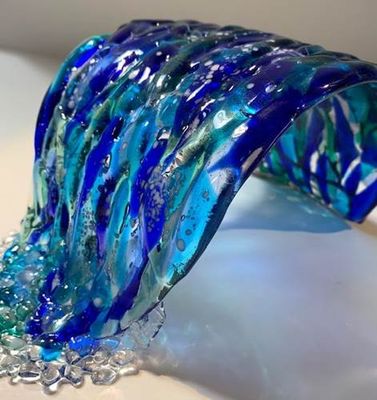 CRASHING WAVE SMALL GLASS SCULPTURE