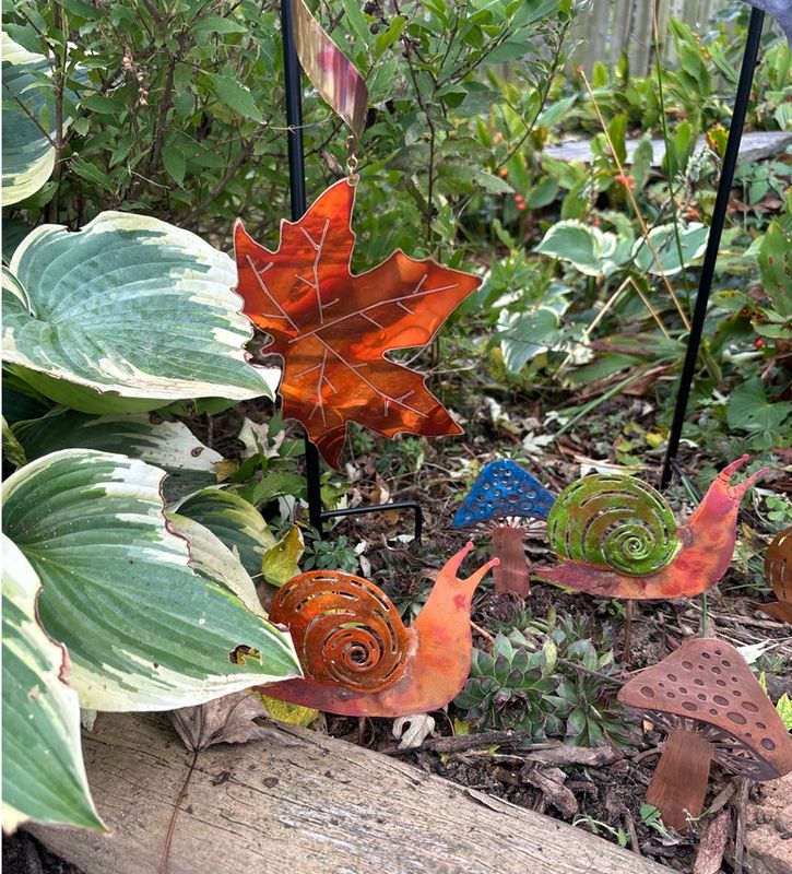 COPPER TOADSTOOL STAKE - NATURAL