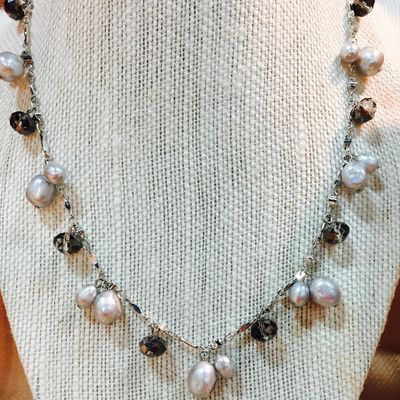 PEARL DANGLE NECKLACE - GREY