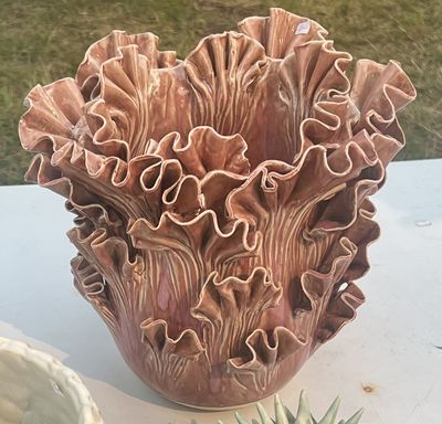 RUFFLE VASE - ROSE PINK