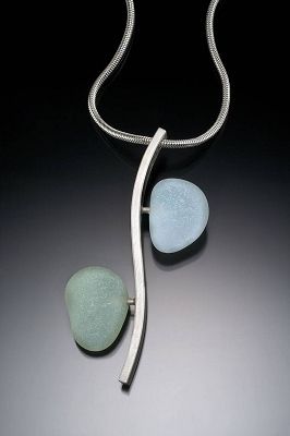 SEA GLASS PEBBLE PENDANT ON SS CHAIN