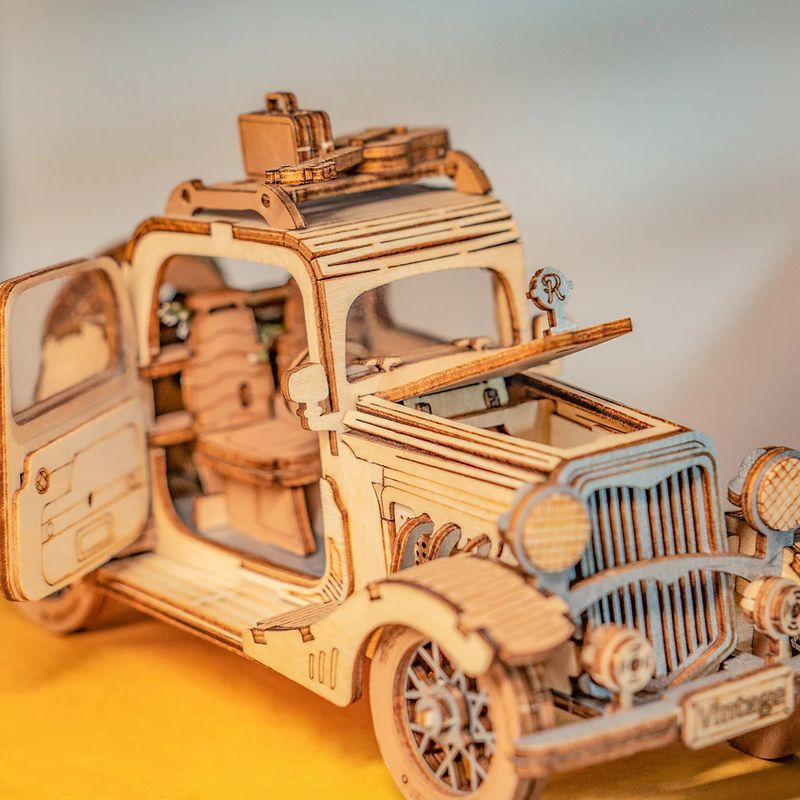 VINTAGE CAR 3D WOODEN PUZZLE