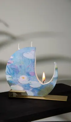 Flat Hand Crafted 6&quot; Round Candle - Claude Monet Water Lili