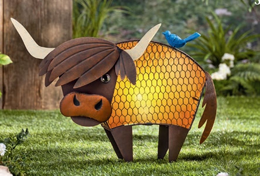 16.93in Solar Metal Highland Cow