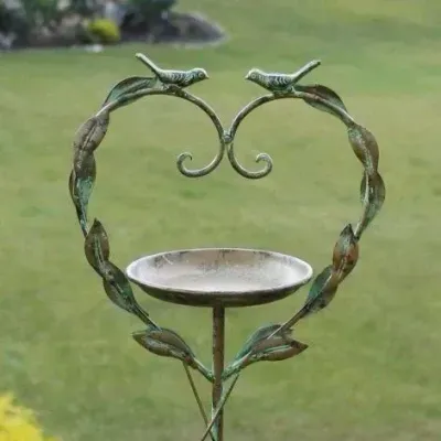 MC330 GARLAND FEEDER STAKE HEART