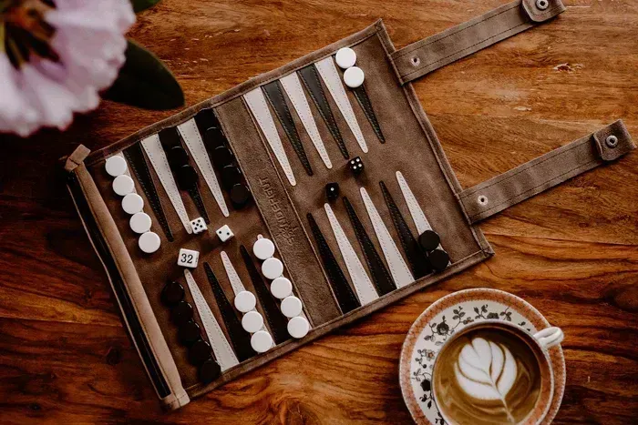 TRAVEL BACKGAMMON WITH LEATHER CASE