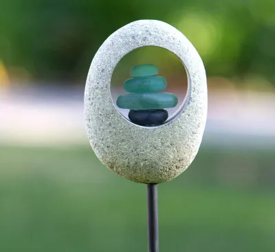 MOON STONE GLASS CAIRN GARDEN STAKE