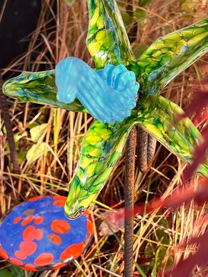 LILY FLOWER - GARDEN GLASS SCULPTURE