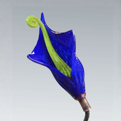 CALLA LILY FLOWER - 2 PIECE  GARDEN GLASS SCULPTURE