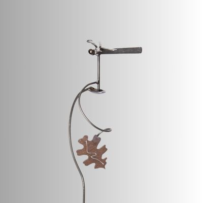 SINGLE DRAGONFLY WITH OAK LEAF GARDEN STAKE