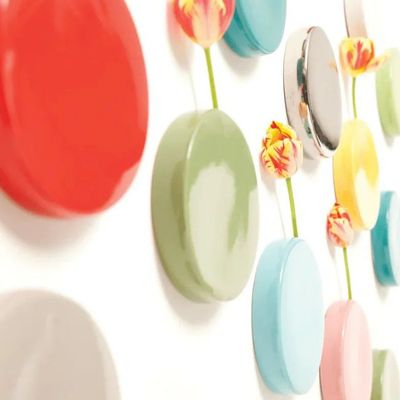 WALL DOT VASE