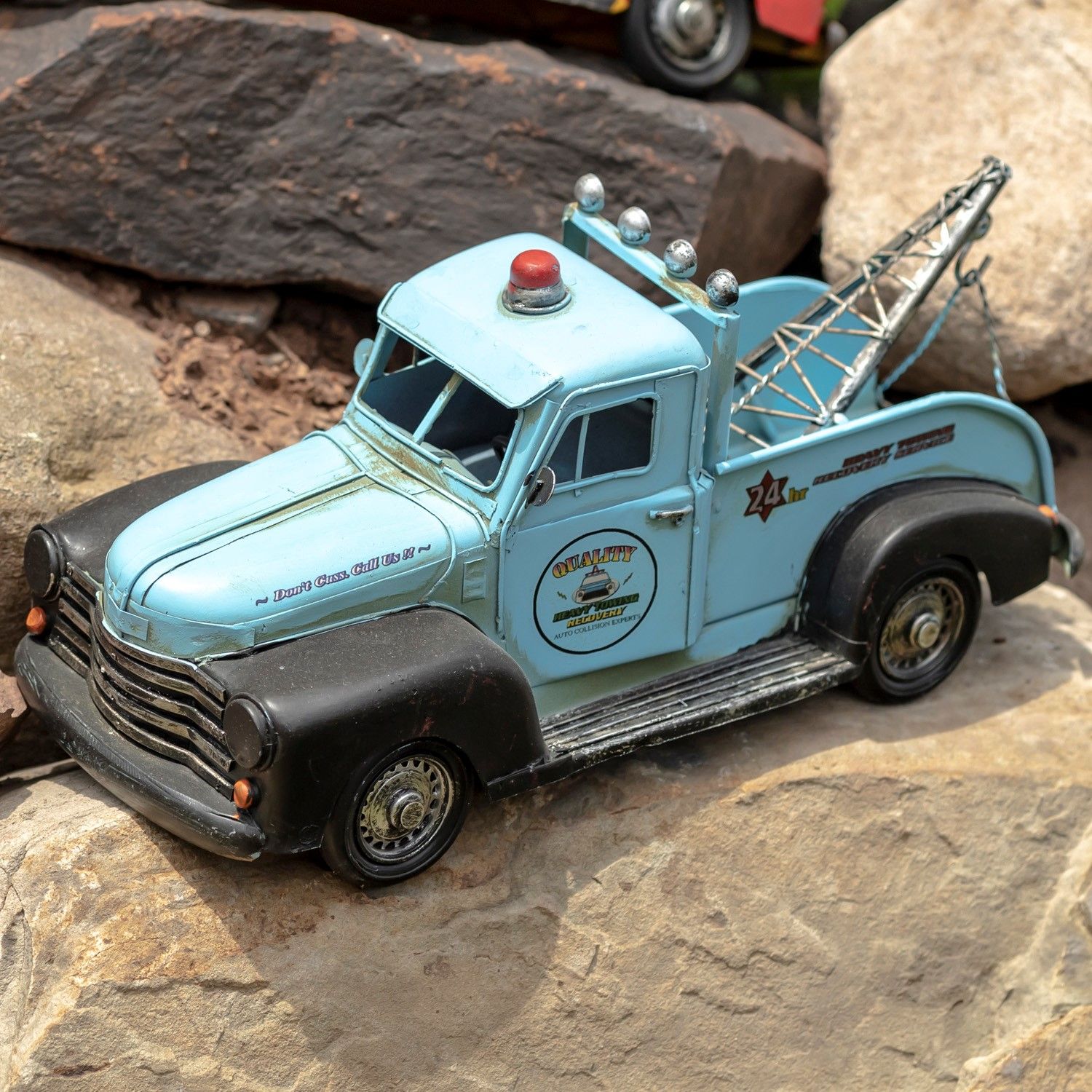 Vintage Iron Tow Truck, Color: Blue/Black