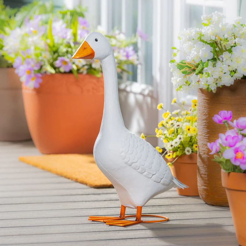 Giddy the Porch Goose