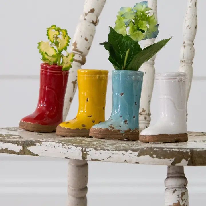 MINI CERAMIC BOOT VASE