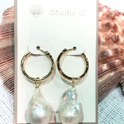 White Baroque Pearl on Gold Plated 3/4" Hoop Earring