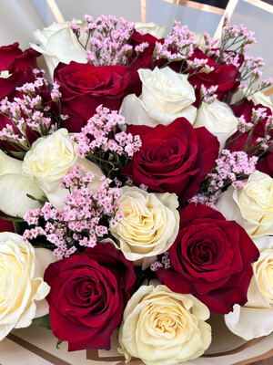 Bouquet of 36 white and red roses