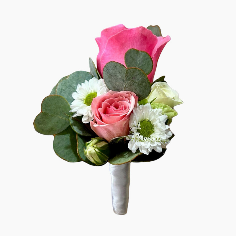 Boutonniere with pink rose
