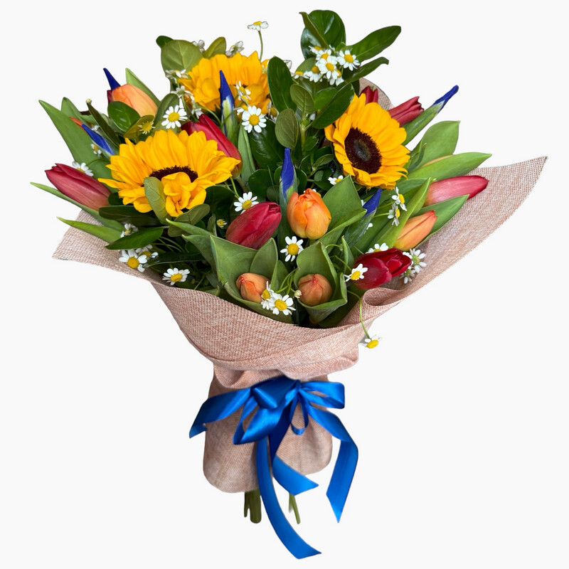 Bouquet with Sunflowers and Daisies