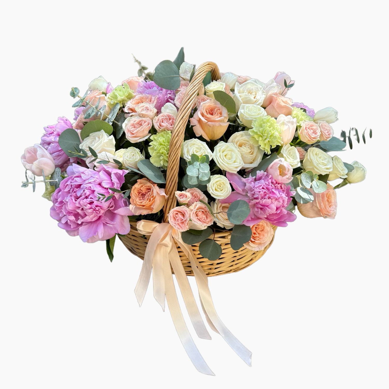 Arreglo floral en una canasta.