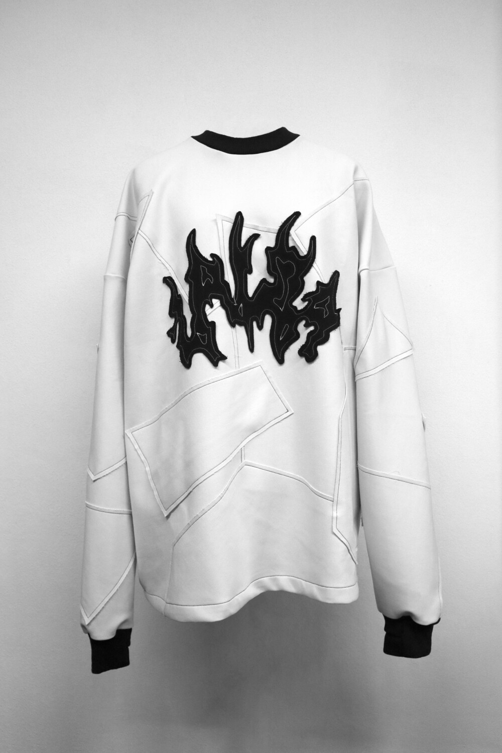 Sweatshirt Retalhos Cru "Metalcore Font"