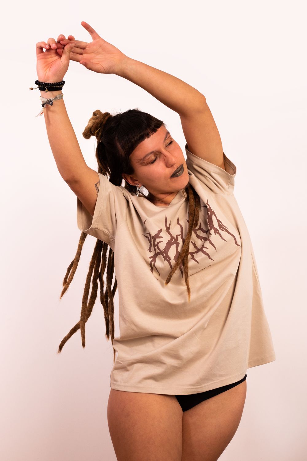 T-Shirt &quot;É Sobre a Cultura.&quot; Bege