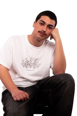 T-Shirt &quot;O Dinheiro Matou a Arte.&quot; 2.0 Branca