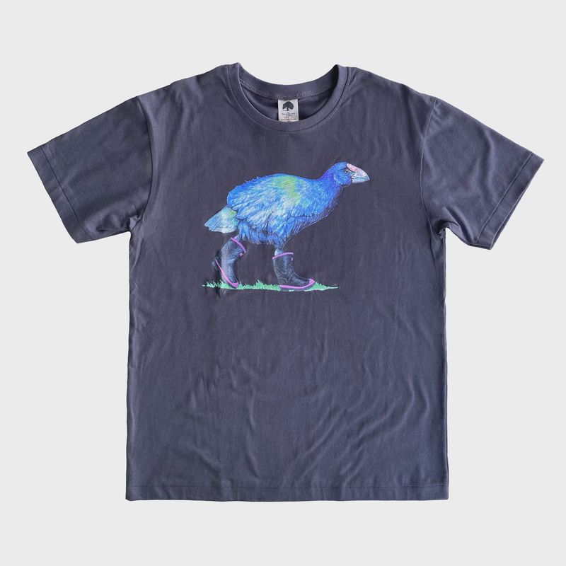 T-Shirt: takahē in gumboots, jakata, mens