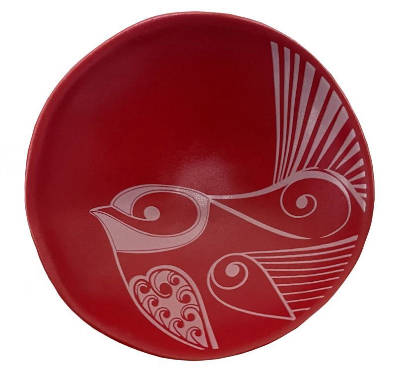 Bowl 7cm- Pīwakawaka/fantail, red