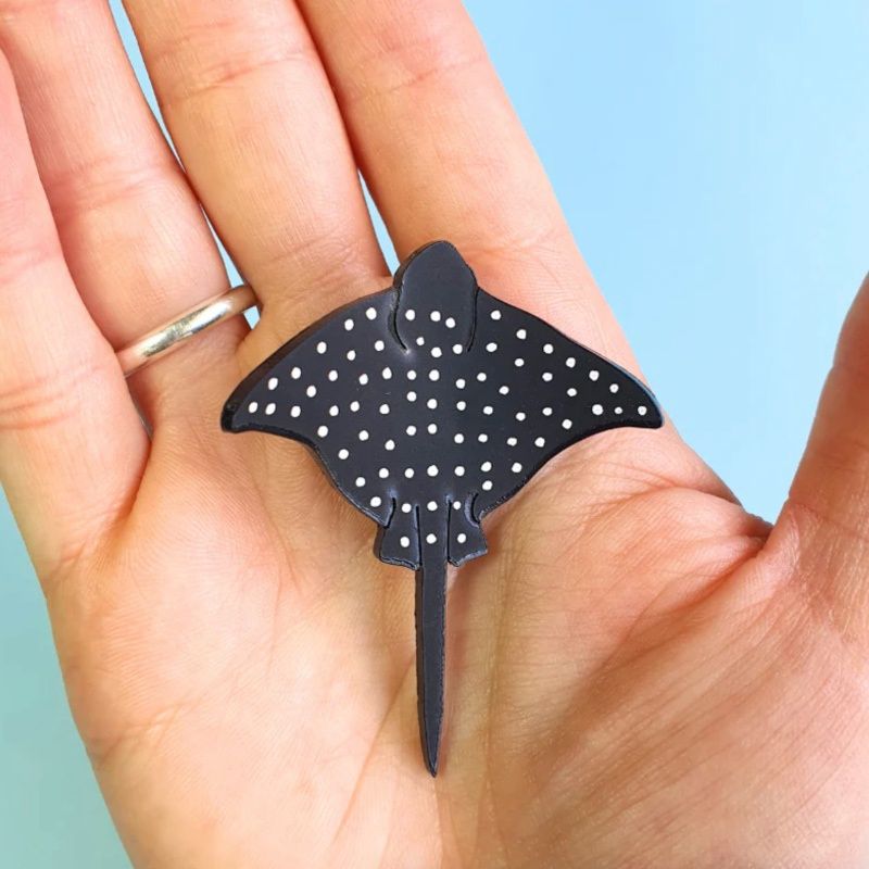 Brooch- Whai/eagle ray