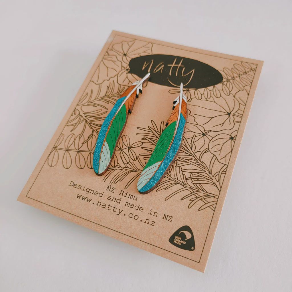 Earrings- Tūī feather studs