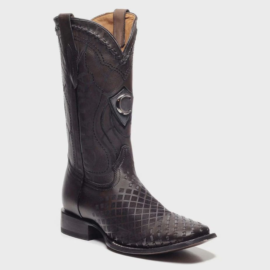 Cuadra De Res Sillero Over Black