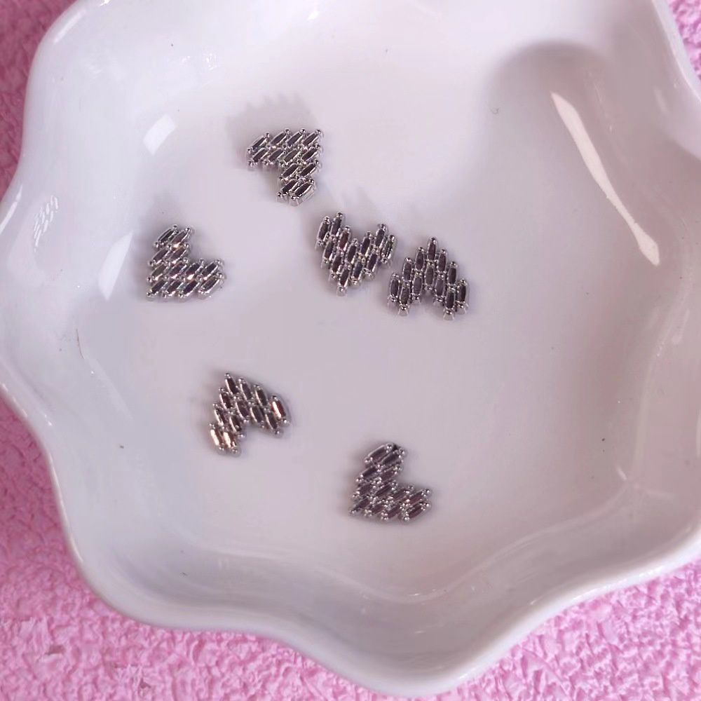 Fashion Heart Shape Nail Charms, color: Silver