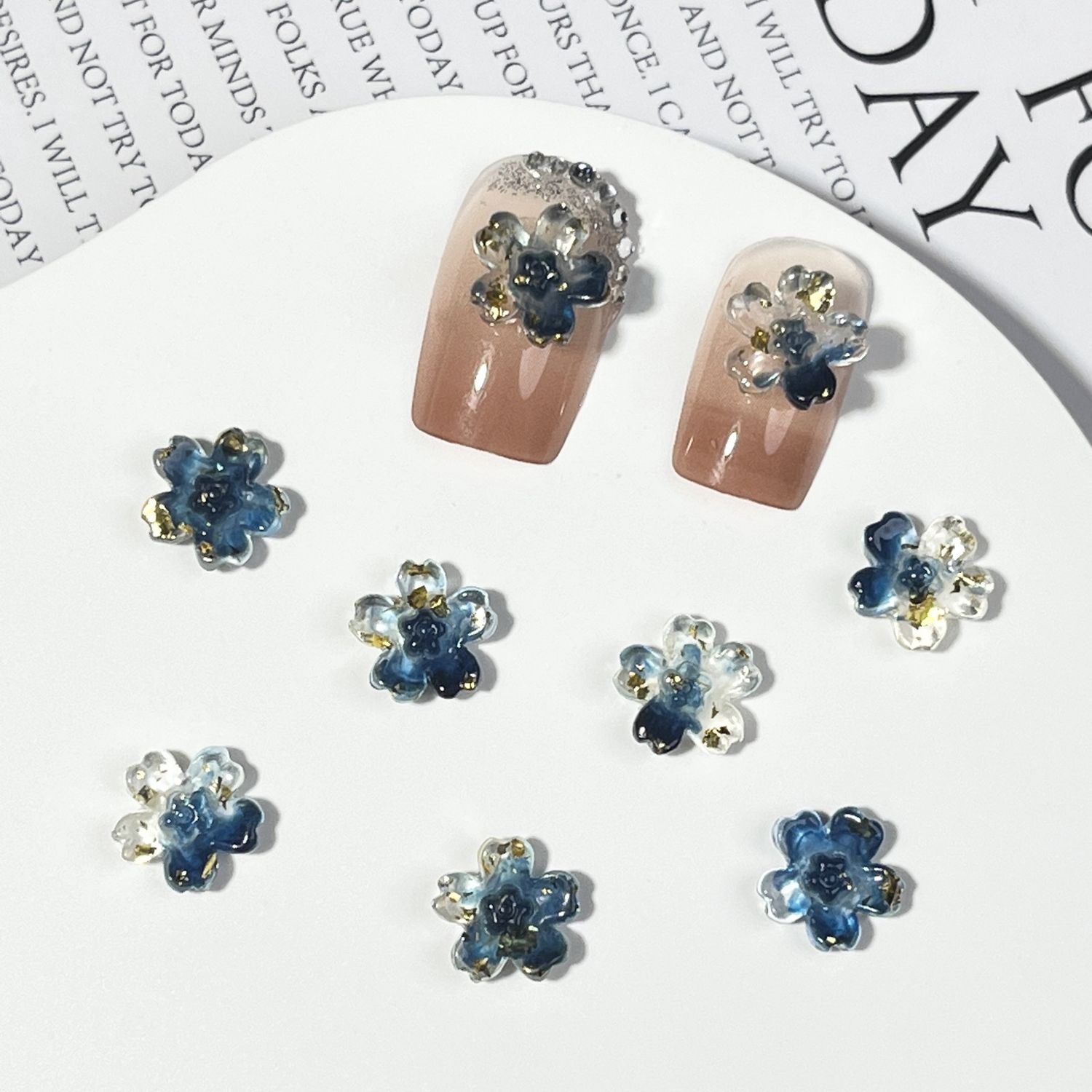 Glow in Drak Flower Nail Charms 5pcs/bag, color: Blue