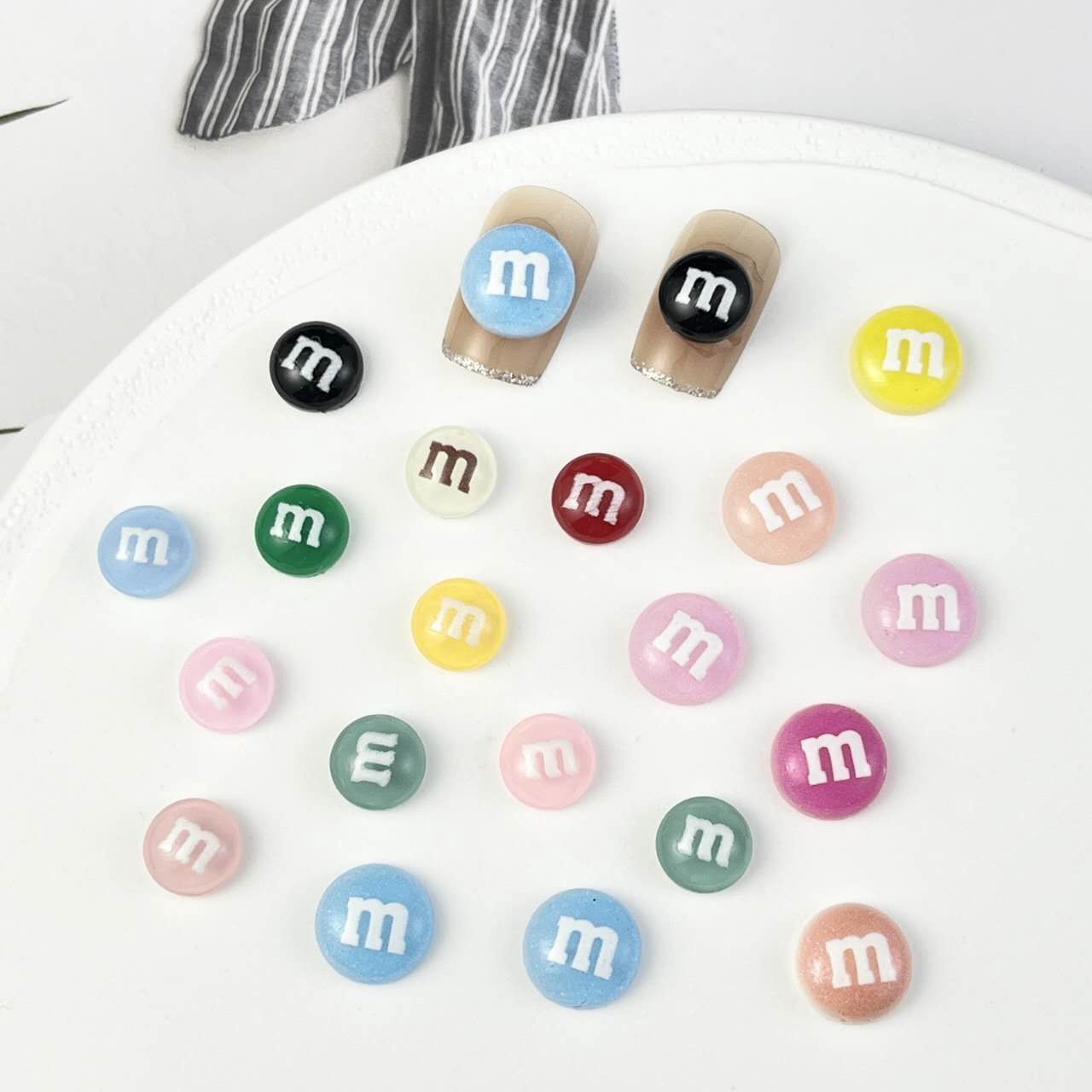 Luminous M Nail Rhinestone 5pcs/bag