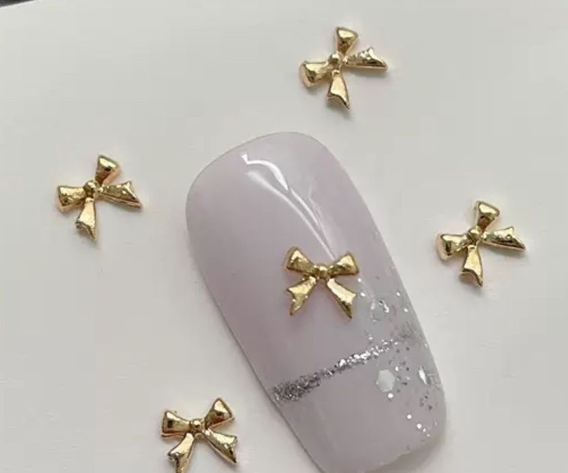 Mini Bow Tie Nail Charm - H18, Name: 18K Gold