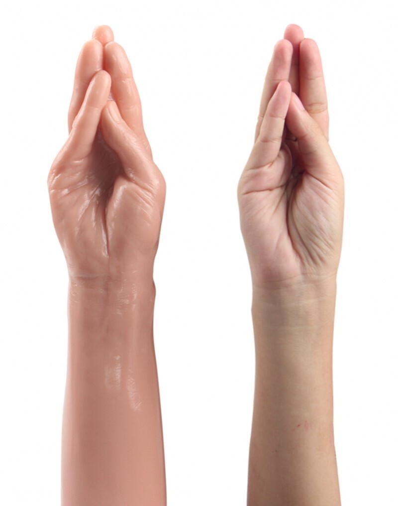 KING-SIZED REALISTIC MAGIC HAND