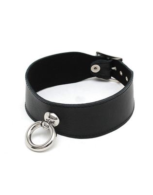 HALSBAND MET GROTE RING, 4 CM. BREED