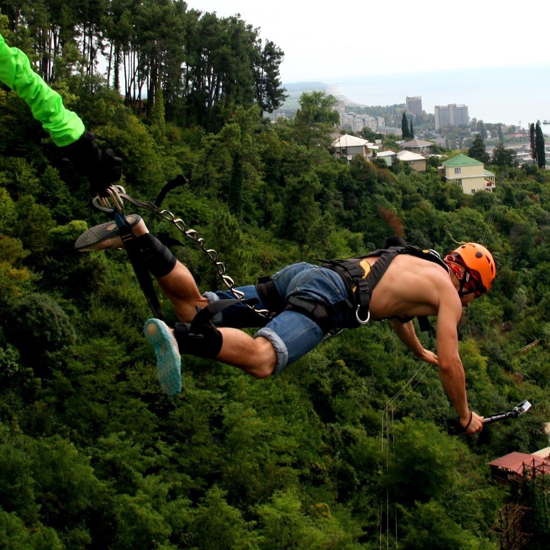 Банджи джампинг- прыжок с резинкой с 60 метрового автокрана!