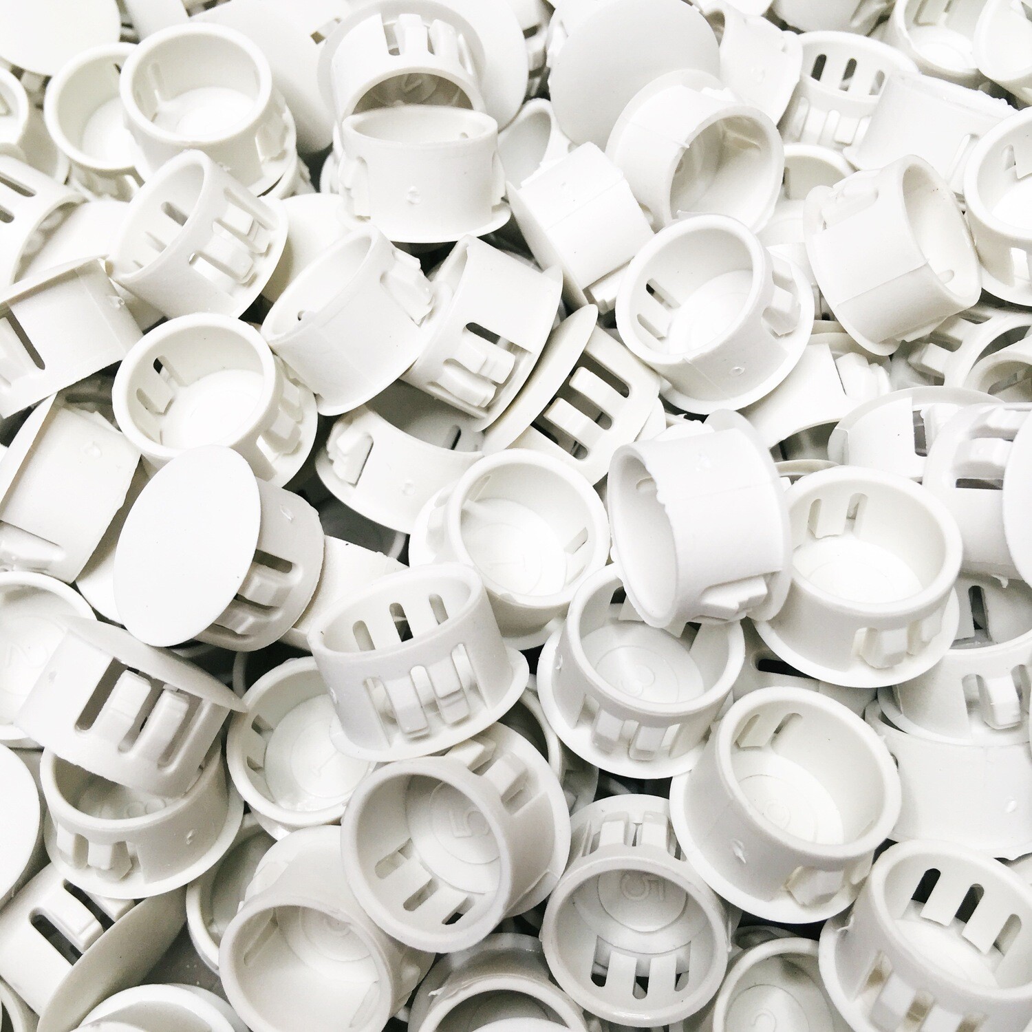 100 Pack - 5/8" Plugs