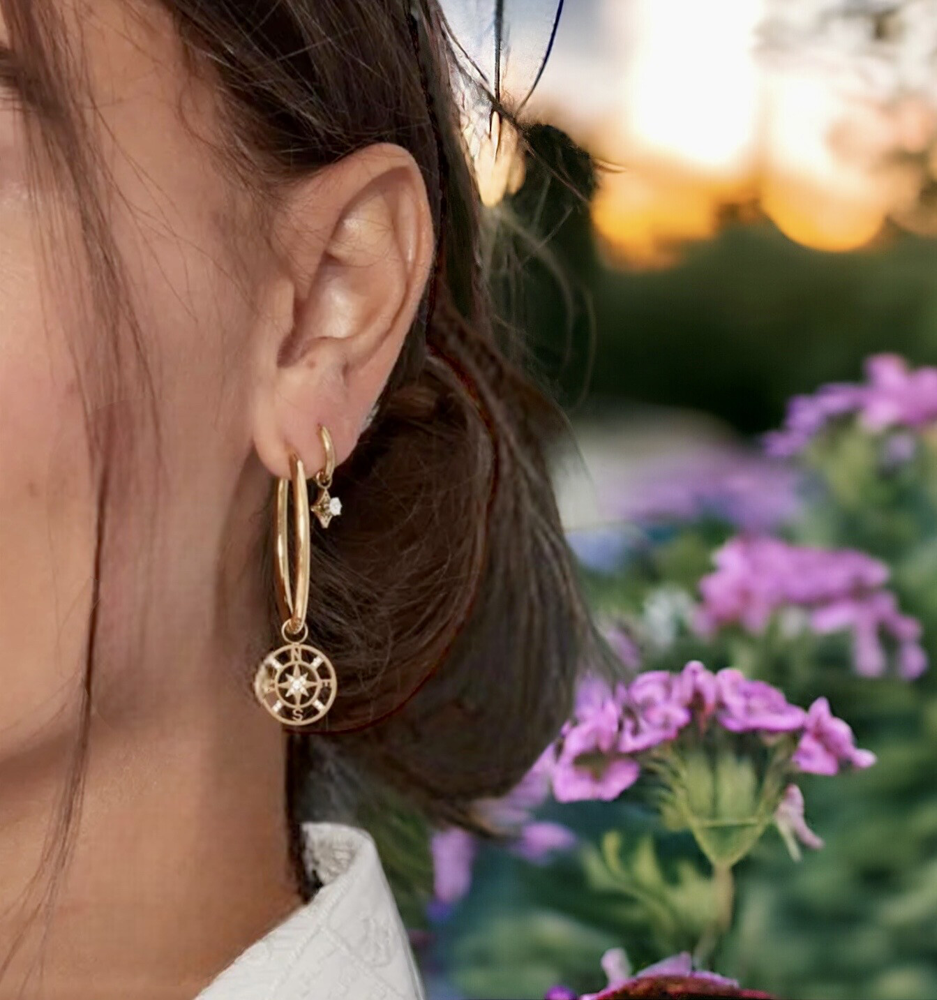 Hoops Met Bedel- Trendy Hoops - ring oorbellen met bedel - Stainless Steel Hoops - goud of zilverkleurig - Grote Oorringen