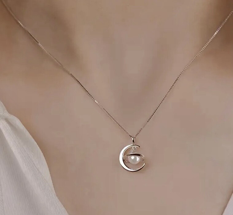 Ketting Met Maan Hanger - Ketting Met Maan Hanger en Parel- Ketting Voor Vrouwen. Sterling Zilver Ketting Met Hanger - Goud Platina
