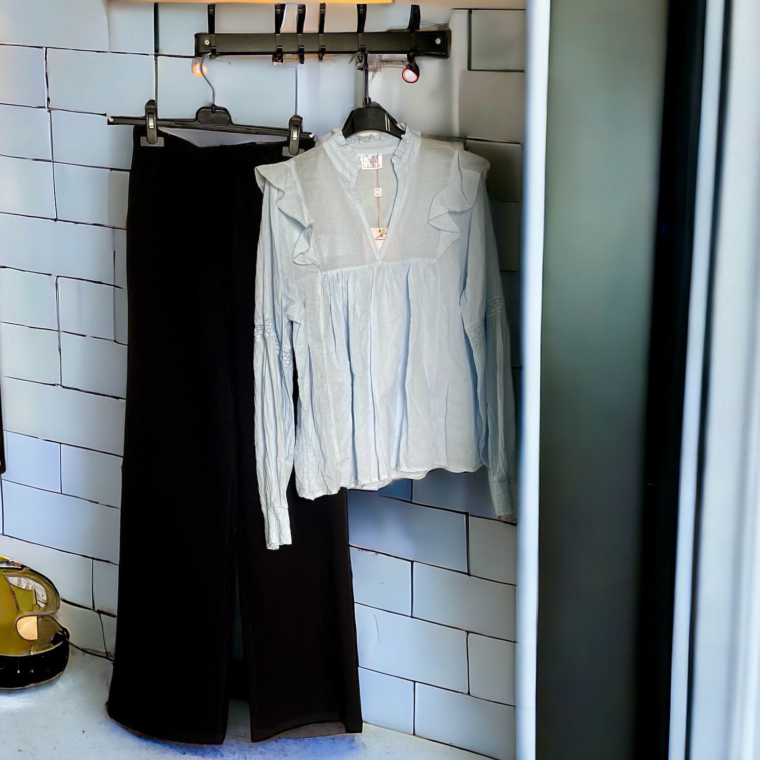 Frivole Top - Emily Top - Top Met Lange Mouwen - Losse top - lichte blauw - Top voor dames - Lente / Zomer top - Frivole Blouse