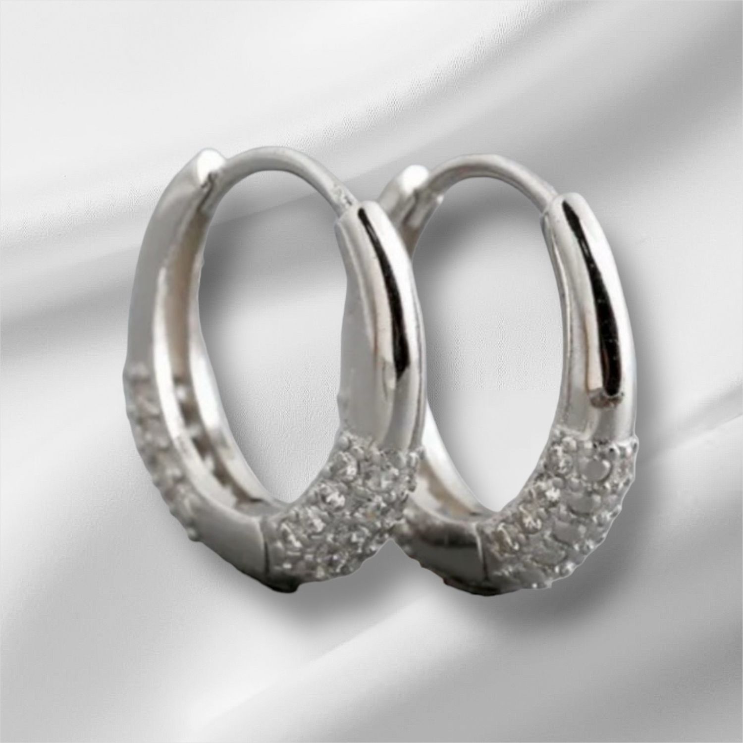 Kleine Ring Oorbellen Met Steentjes