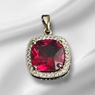 Rode Zircon Pendant