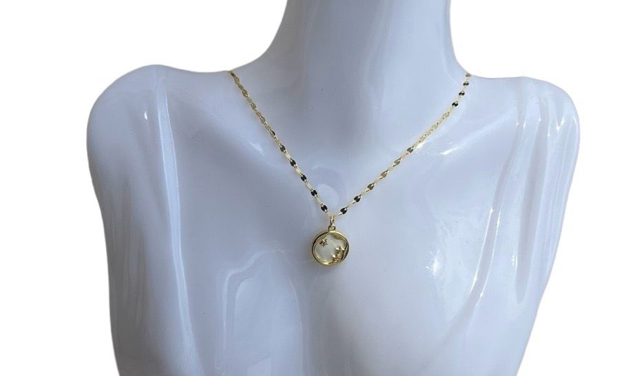 Pendant Met Witte Steen